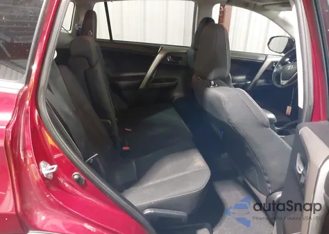 2018 Toyota Rav4 Xle z USA, uszkodzony, nr VIN 2T3WFREV7JW511624